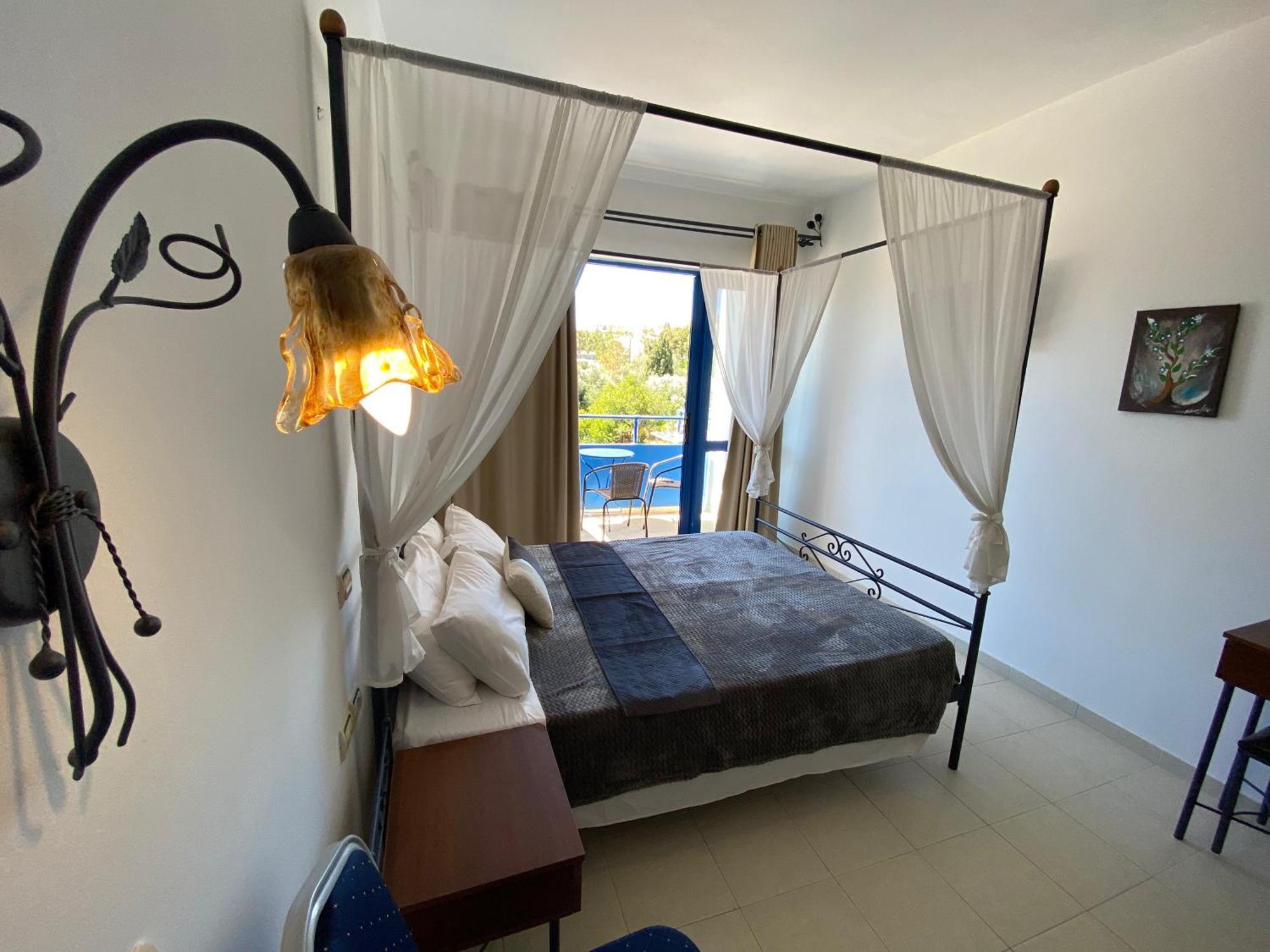 Anastasia Studios, Apartments & Suites Archangelos  Bagian luar foto