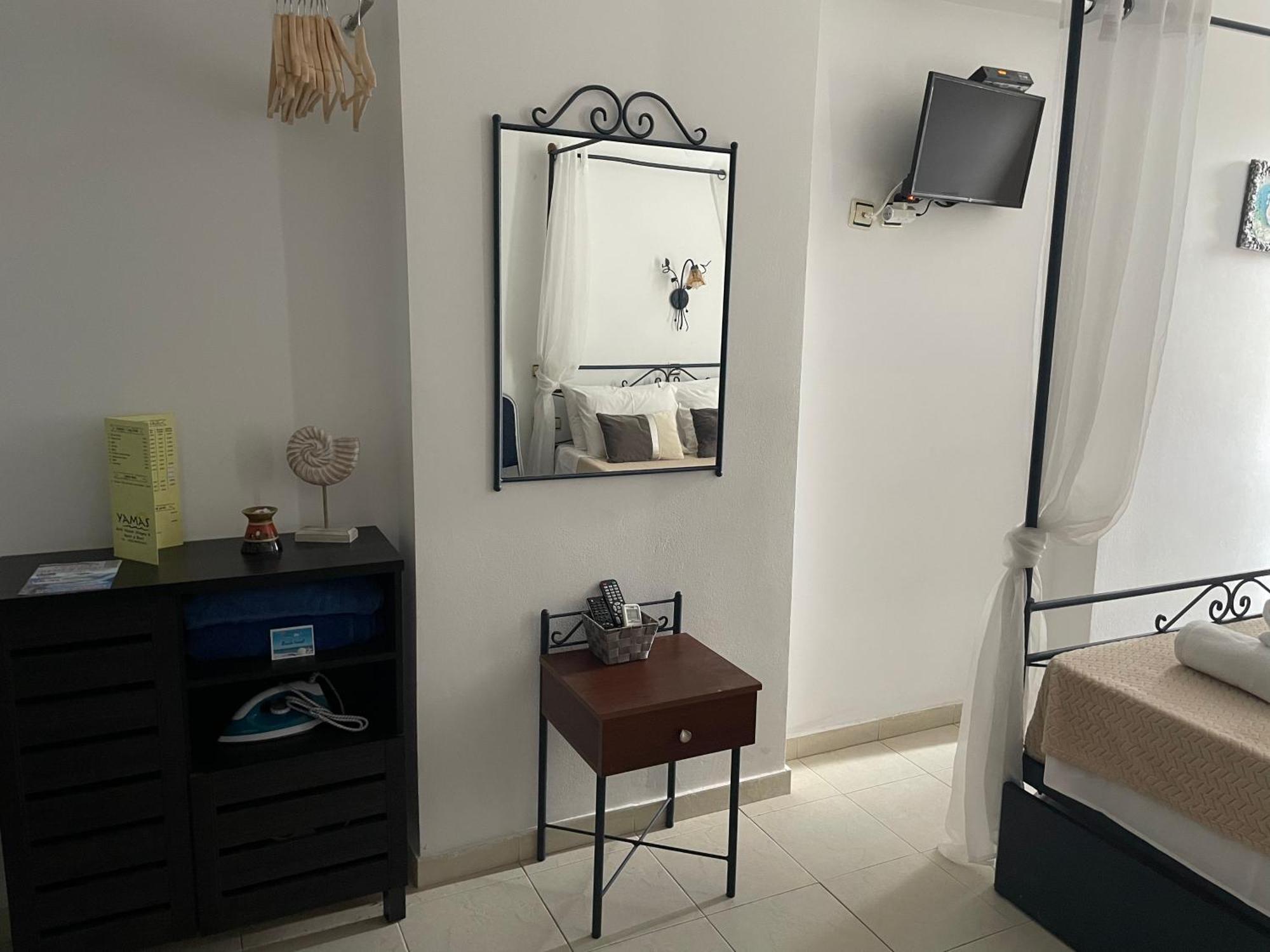 Anastasia Studios, Apartments & Suites Archangelos  Bagian luar foto