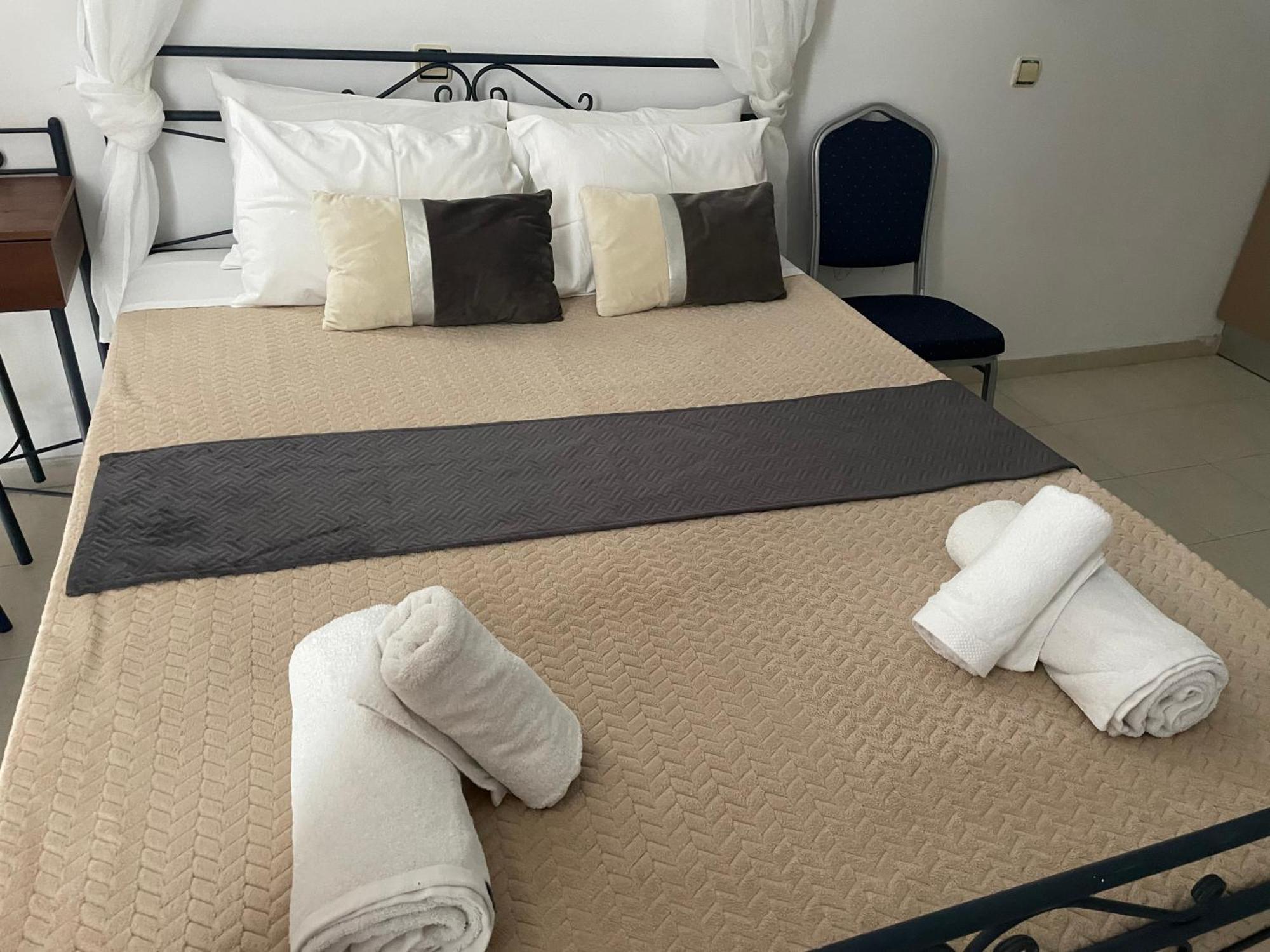 Anastasia Studios, Apartments & Suites Archangelos  Bagian luar foto
